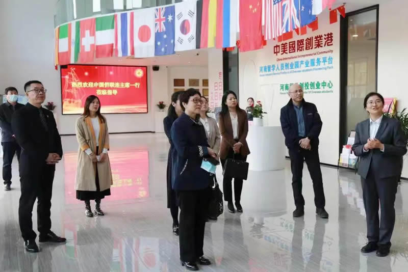 中國僑聯權益保障部部長張巖蒞臨簡信科技調研