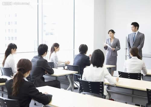 如何利用CRM系統(tǒng)來規(guī)范和優(yōu)化企業(yè)內(nèi)外部管理