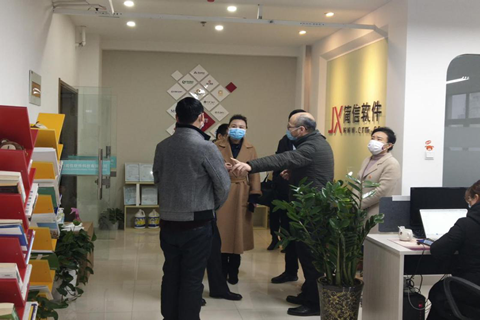 河南省委統(tǒng)戰(zhàn)部副部長梁險峰一行領(lǐng)導蒞臨簡信科技視察