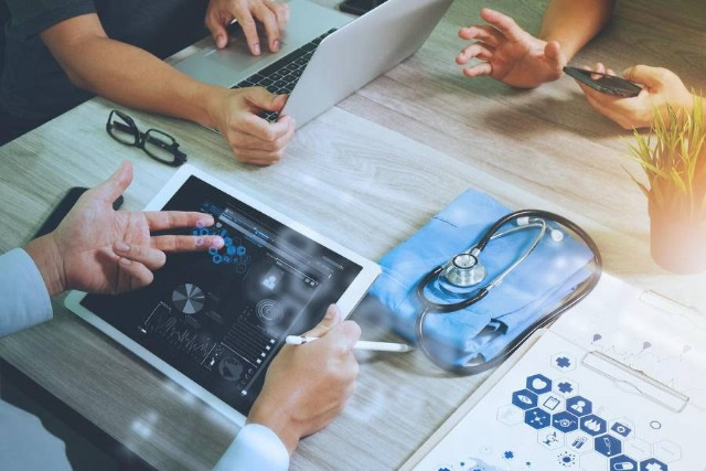 簡(jiǎn)信CRM：醫(yī)療健康行業(yè)數(shù)字化解決方案